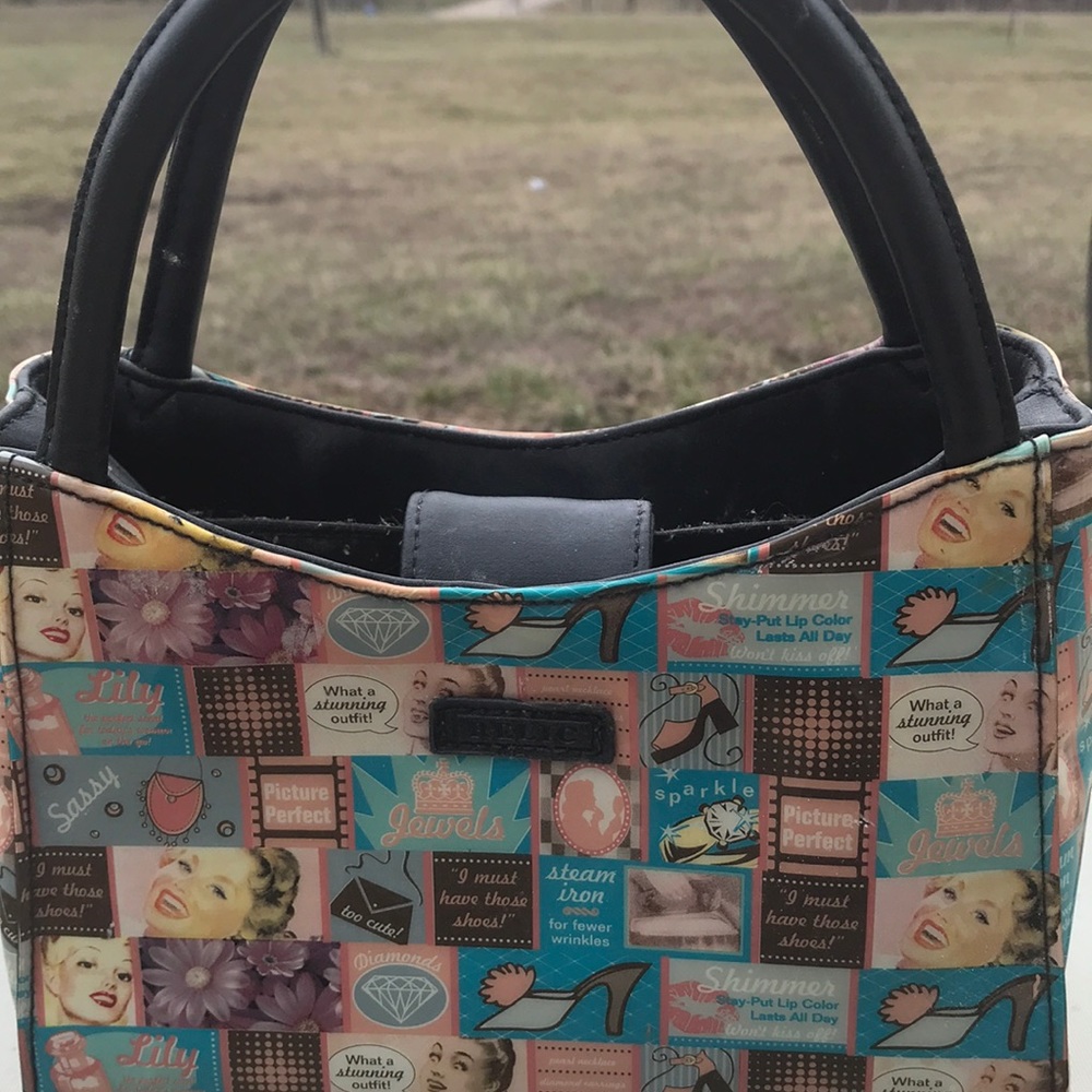 Relic purse/makeup bag - Picture 1 of 4